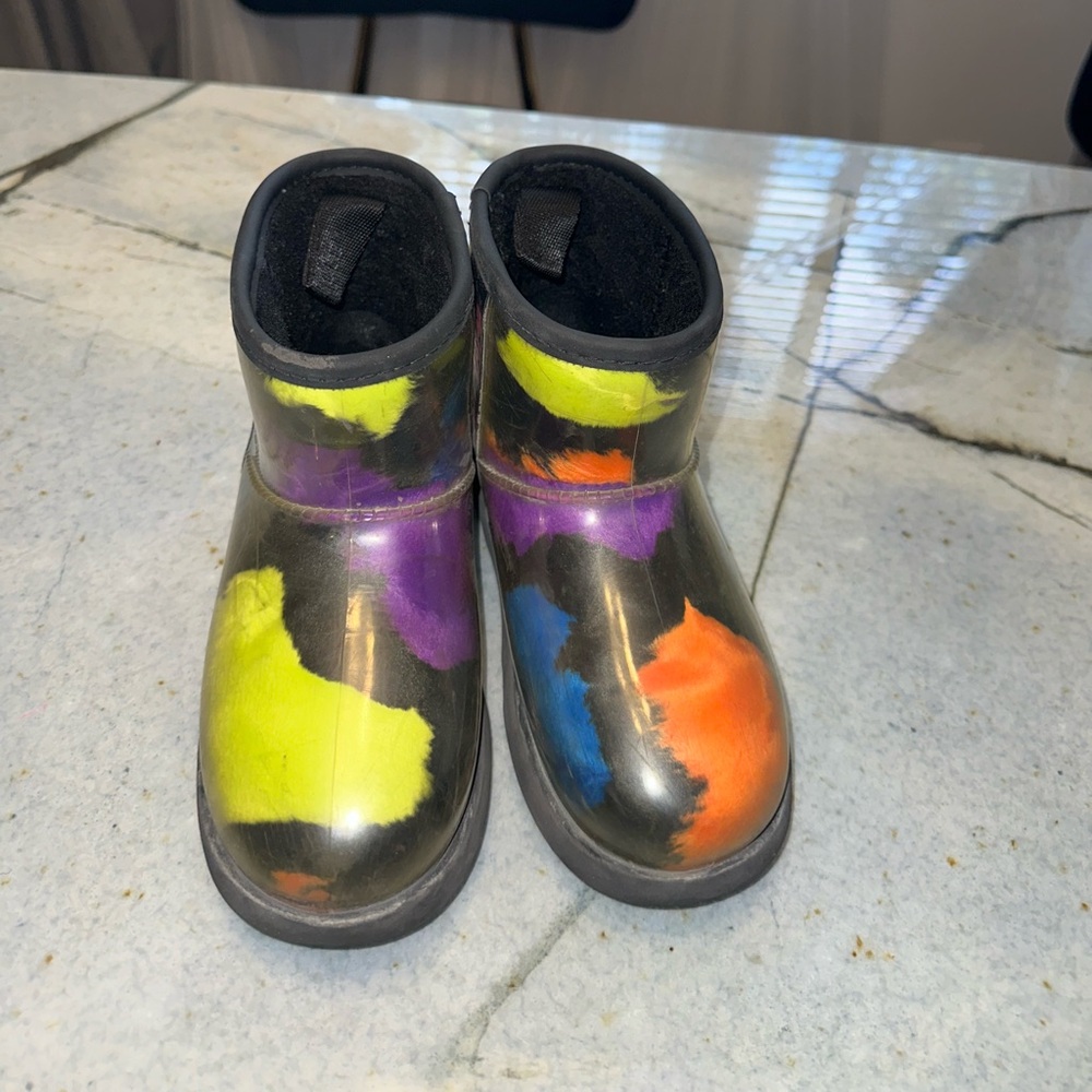 UGG CLASSIC CLEAR MINI PARTY SPOTS